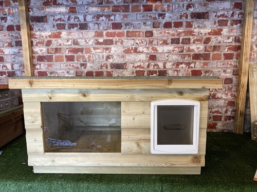 Large cat kennel shelter - kennel/, ~